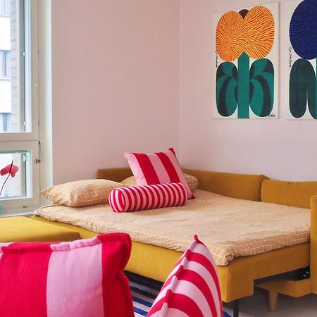 Candy-Colored Two-Room Condo With Sweet Views هلسنكي المظهر الخارجي الصورة