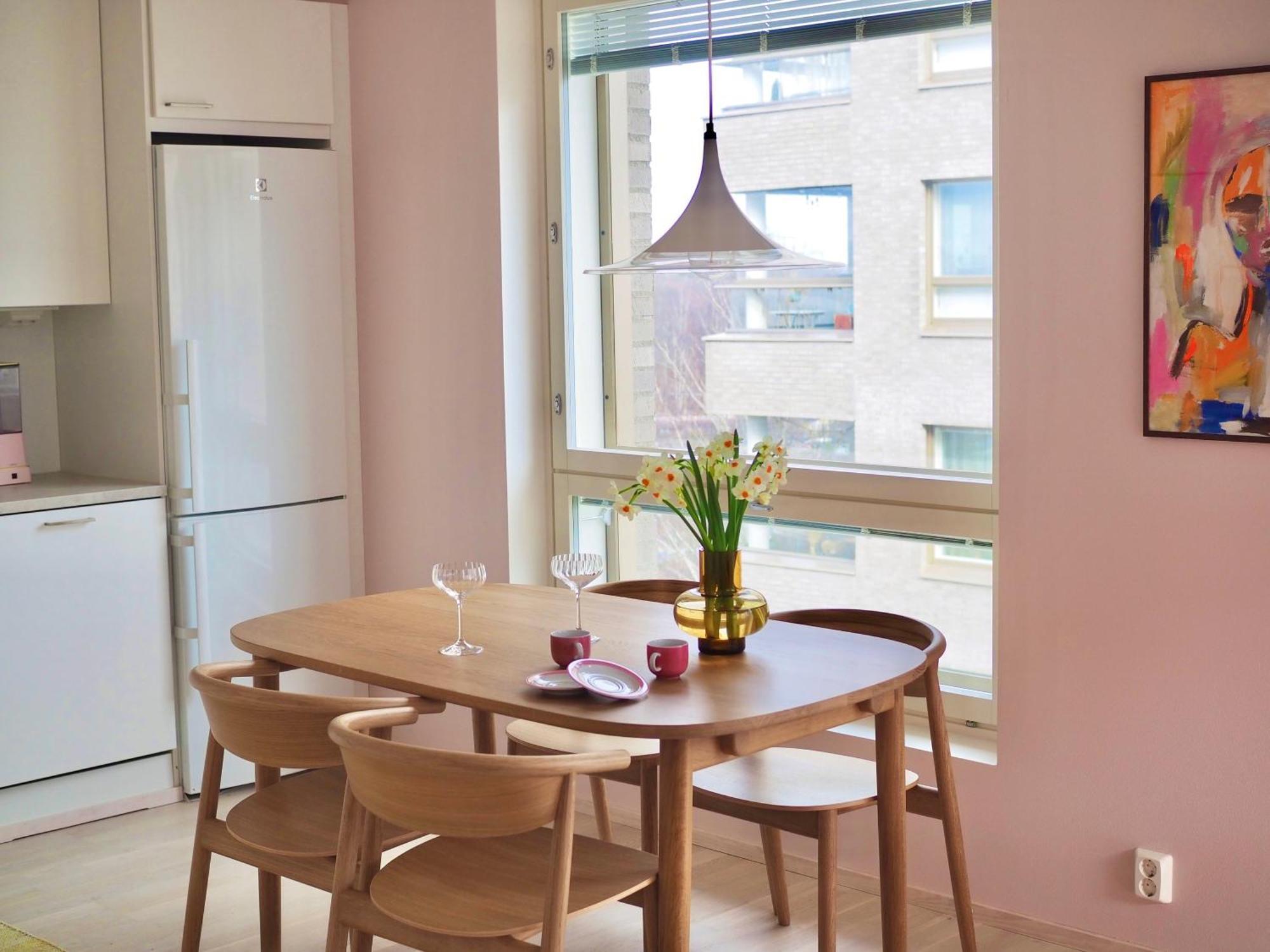 Candy-Colored Two-Room Condo With Sweet Views هلسنكي المظهر الخارجي الصورة